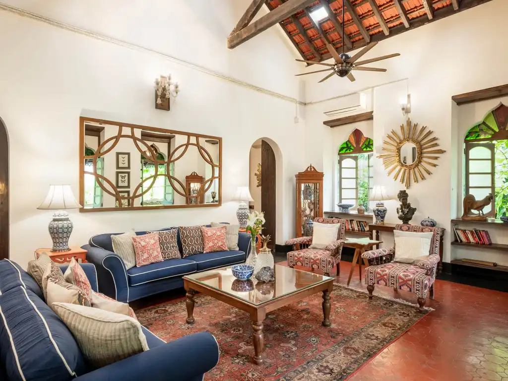 Bastora House - Heritage Home Living Area