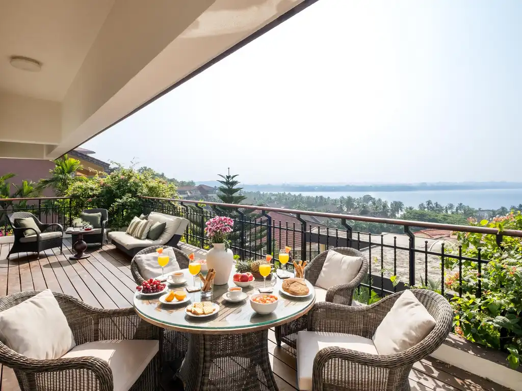 Belas Casas - Upper deck