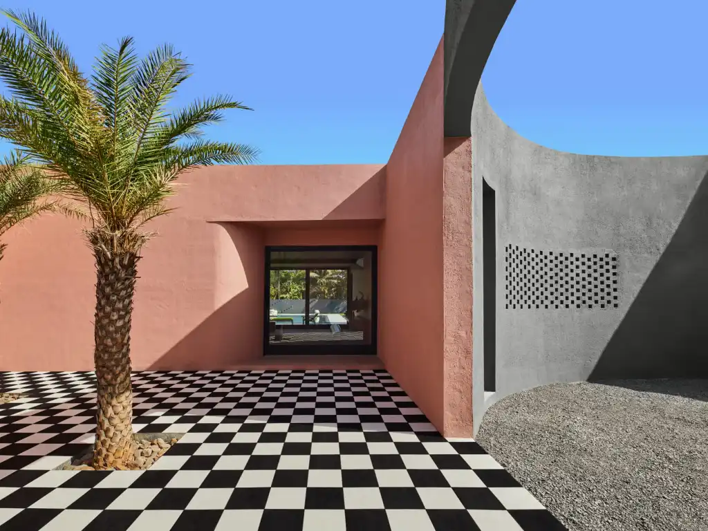 Casa Del- Entrance