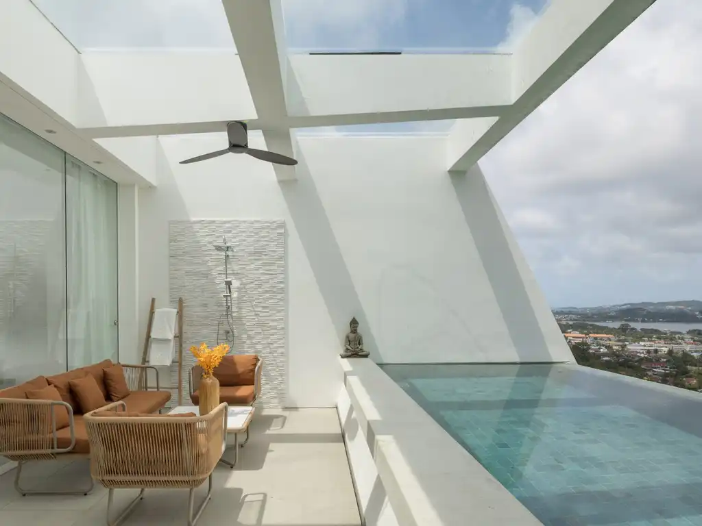 Golden Lotus - The Flourish Villa - Terrace and pool with breathtaking views