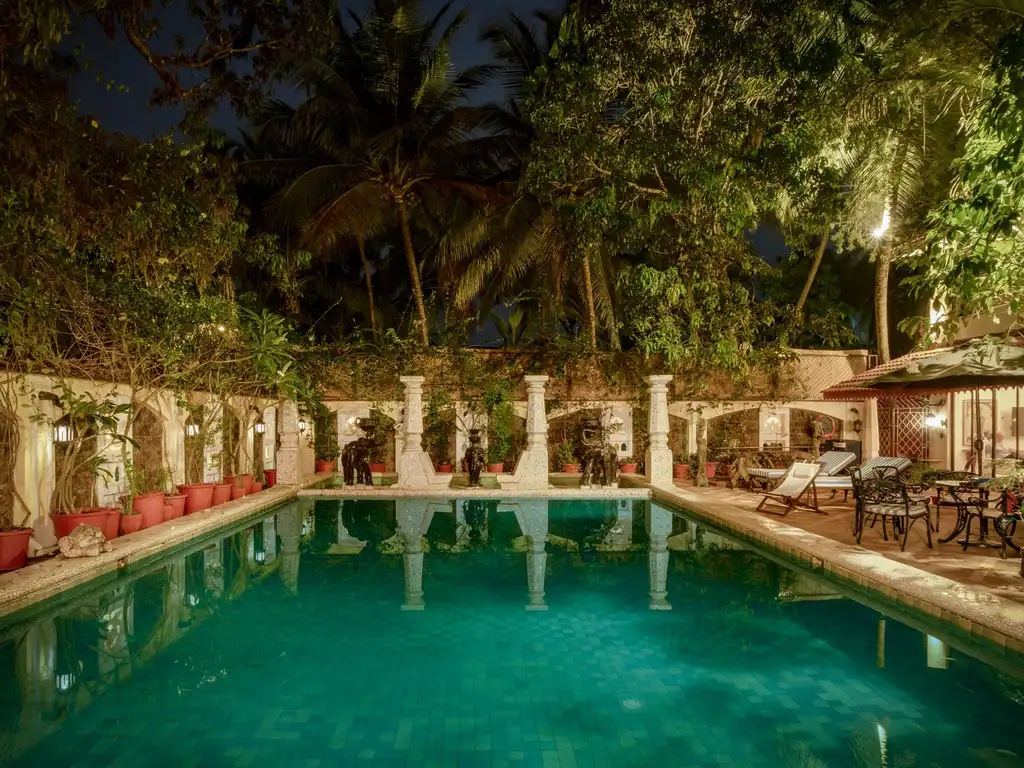 Ishavilas - Pool