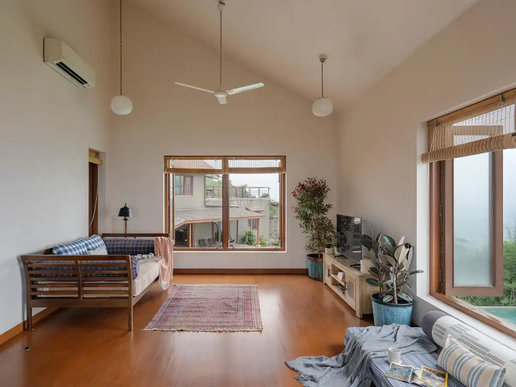 Om Anantha - Infinitum - Living area