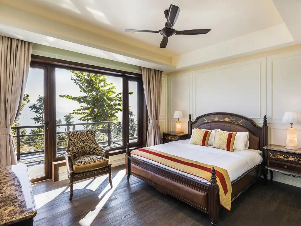 Amayaah - Rajasi Villa - Kingfisher (Deluxe Room)
