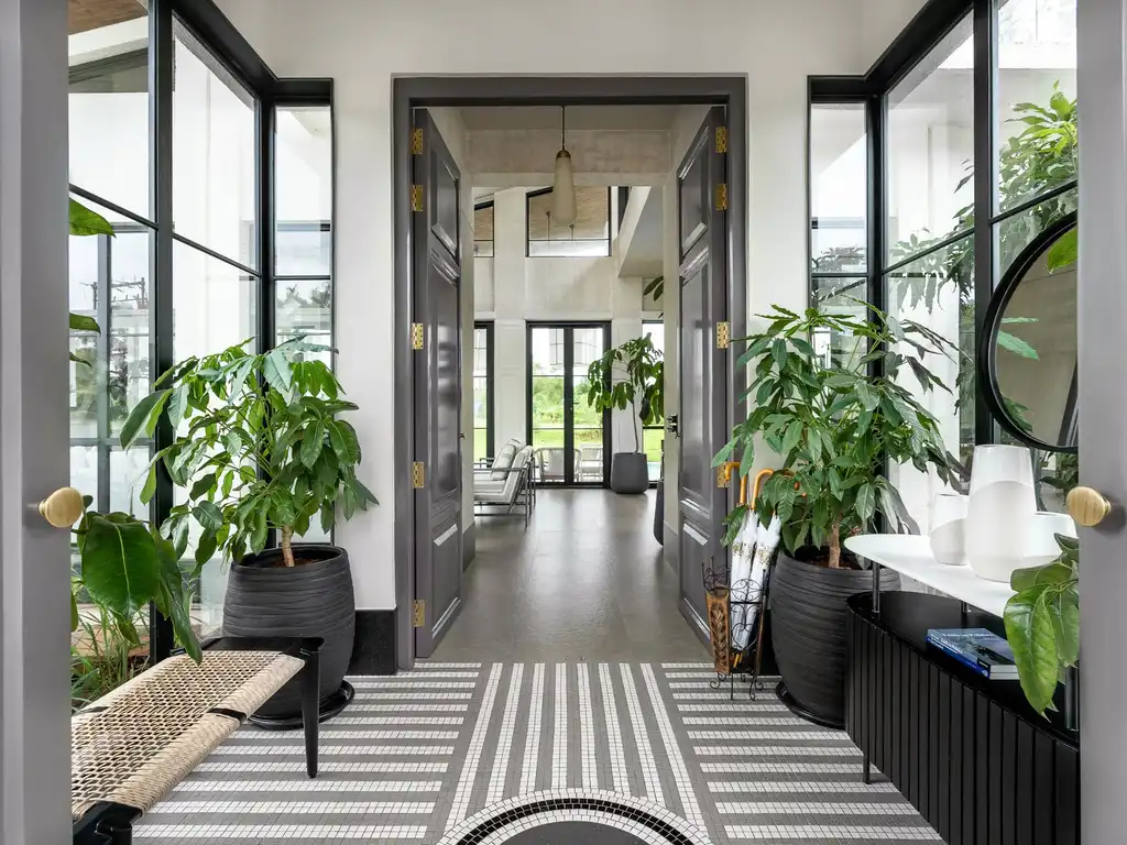 RiyuVann Estate - Foyer