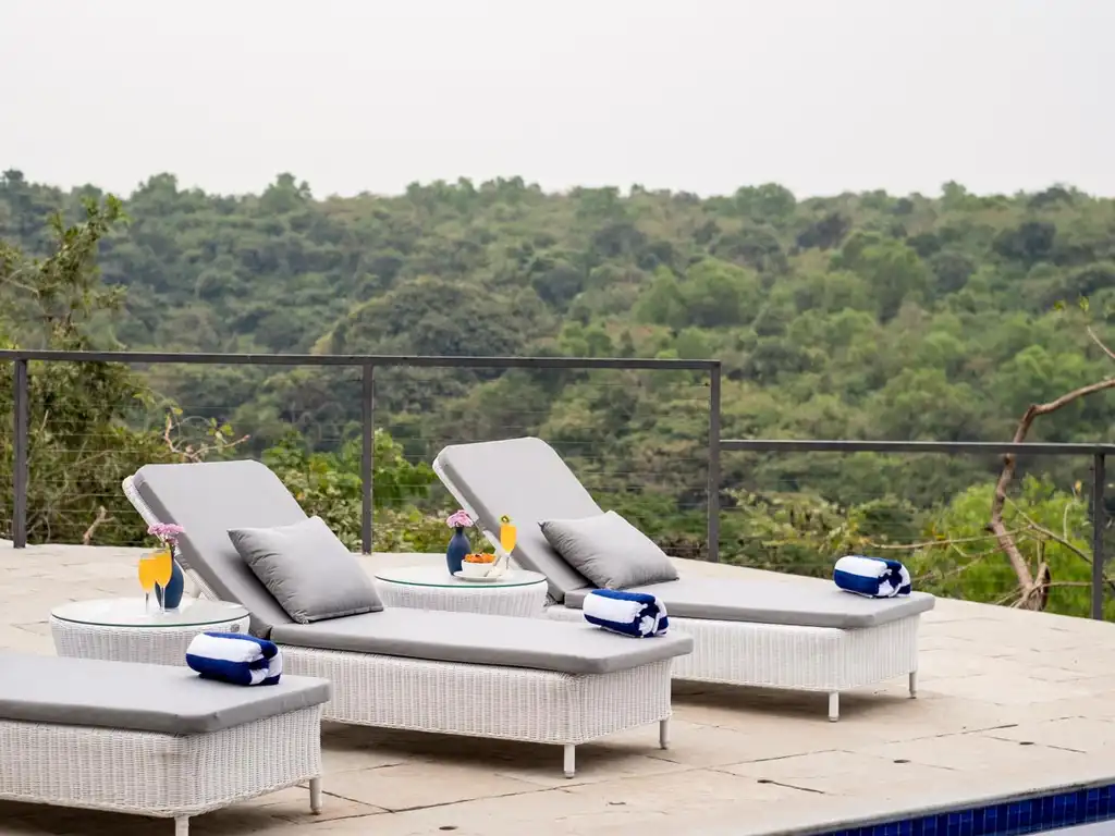 Sacri Borod Hill 5 - Poolside