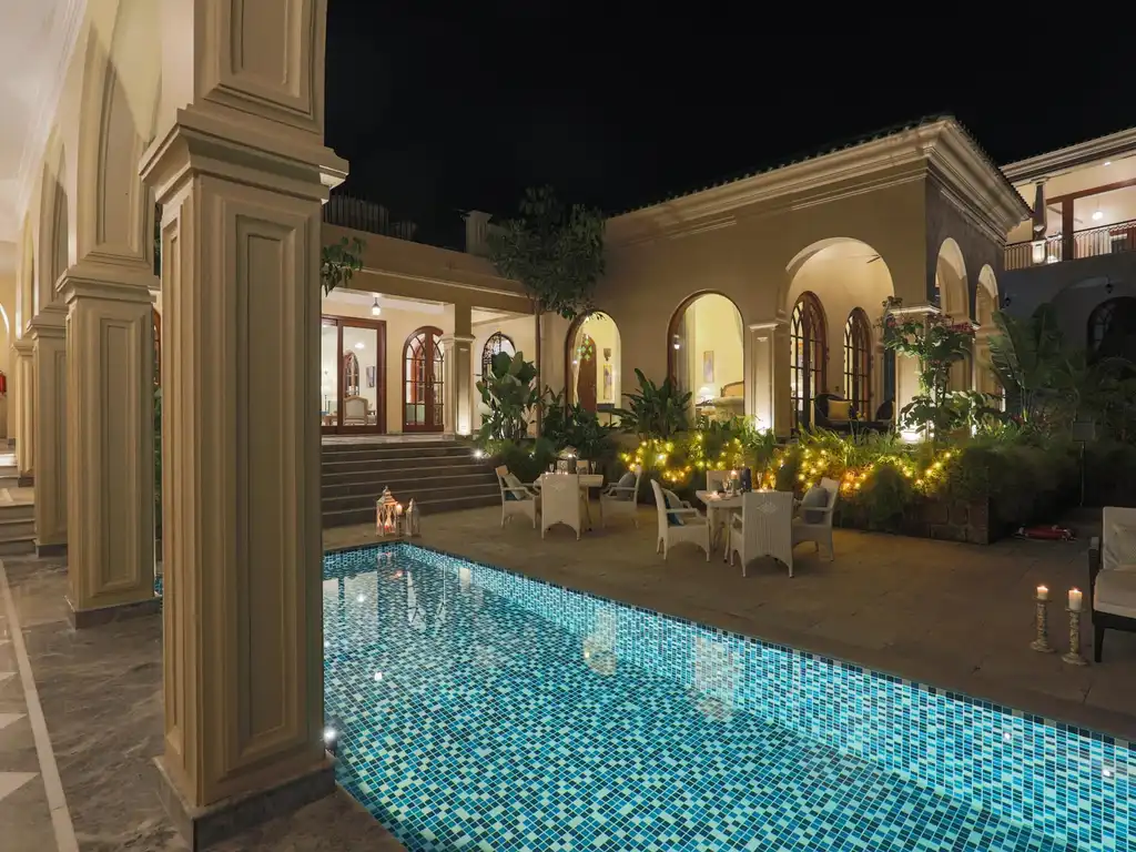 Sacri Borod Hill 8 - Night Facade