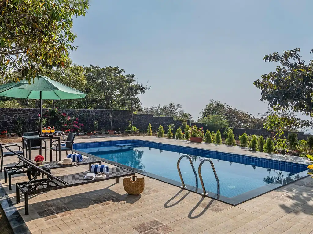 Villa Alborz - Poolside