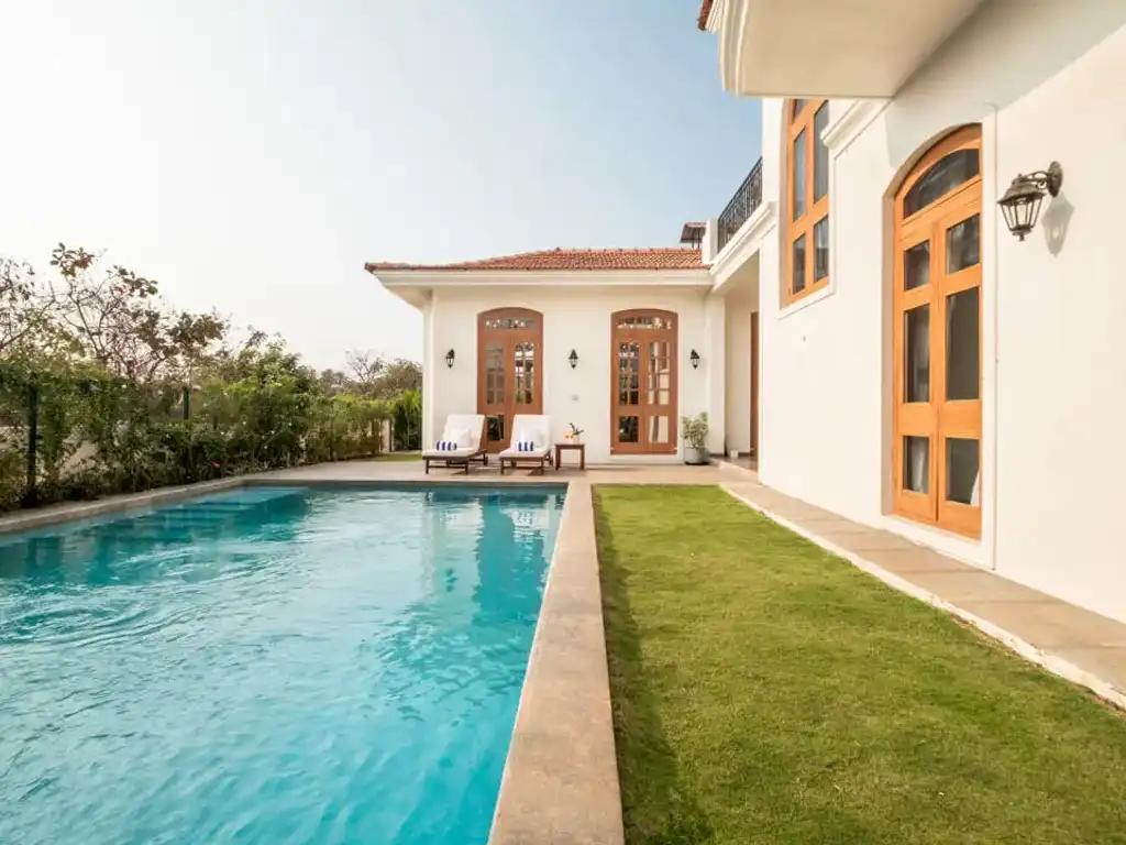 Villa Sobreda - Poolside