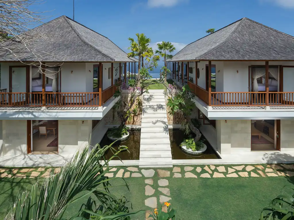 Sol y Mar - A restful cliffside vacation villa