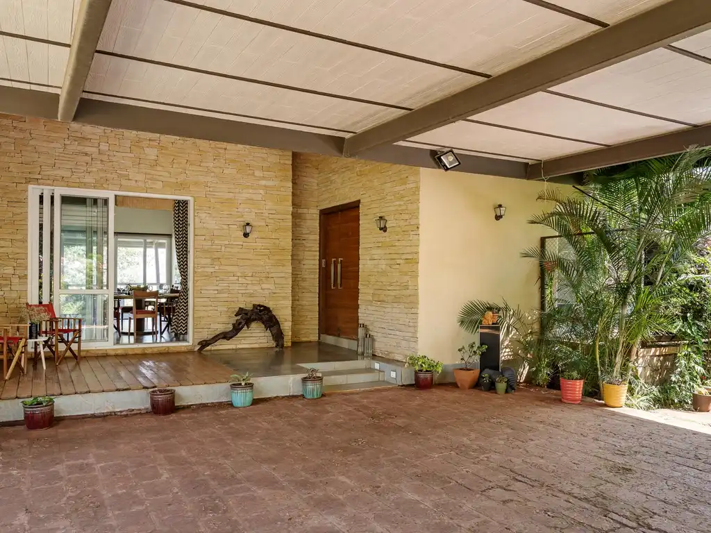 Vinayalam - Villa Entrance