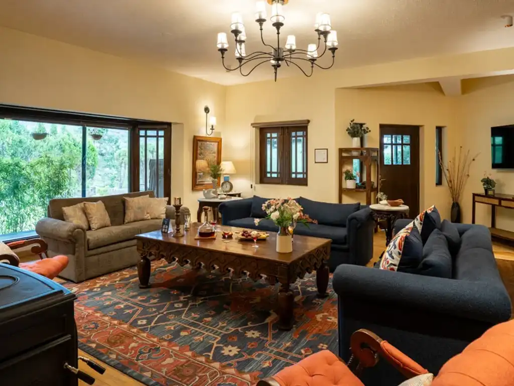 Wakefield Estate - Living Area