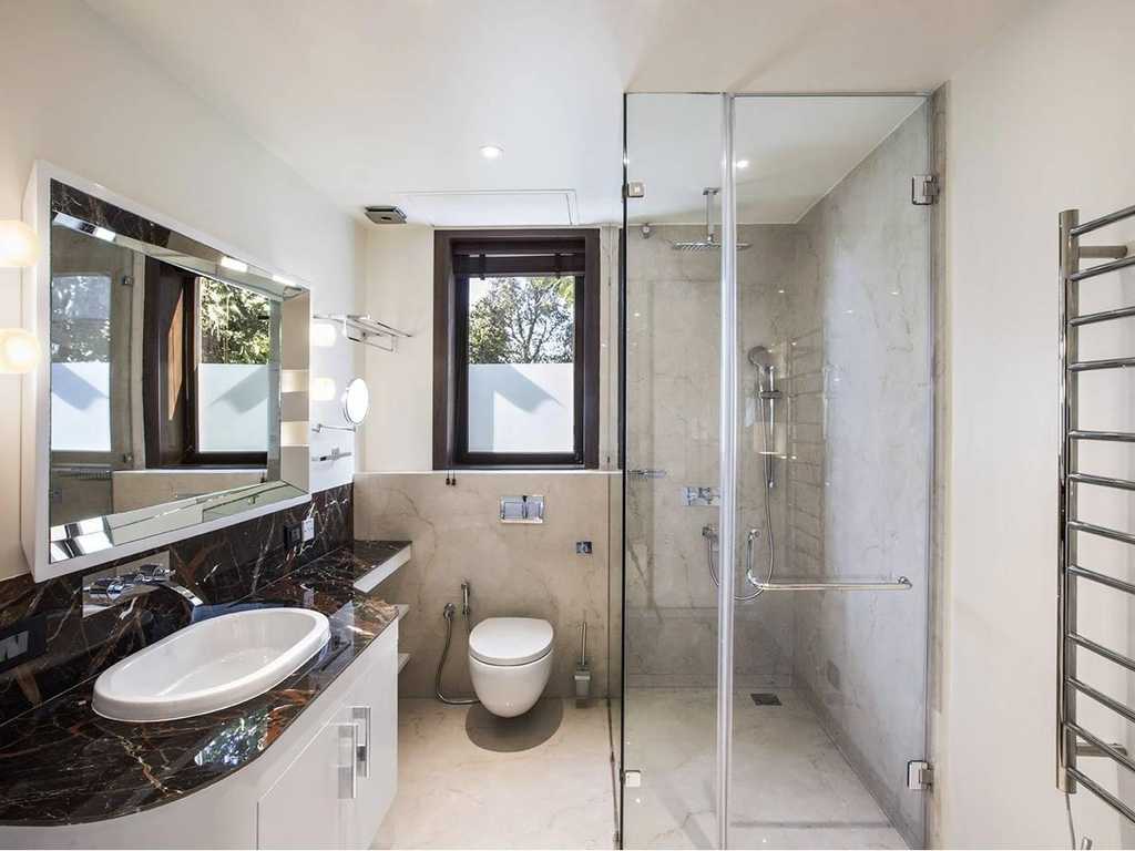 Amayaah - Pushp Villa - Lily Bathroom