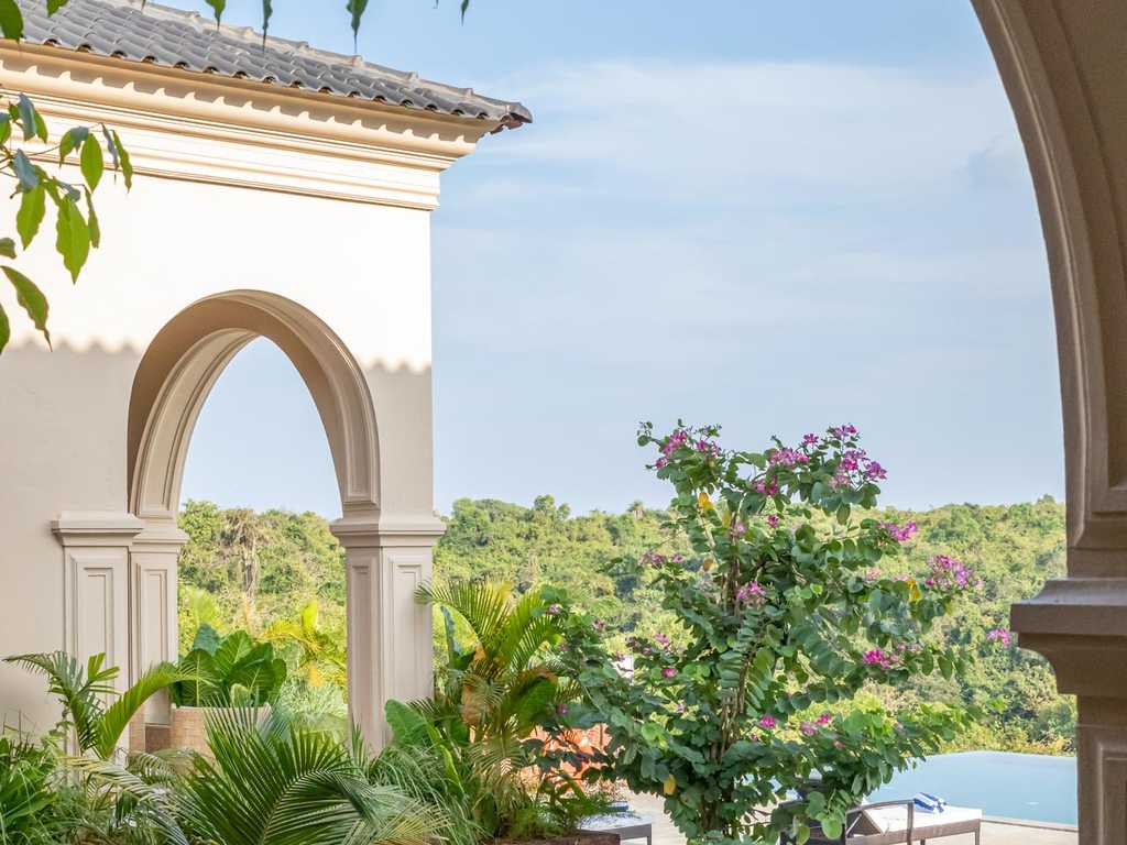 Sacri Borod Hill 9 - Breakfast Setup