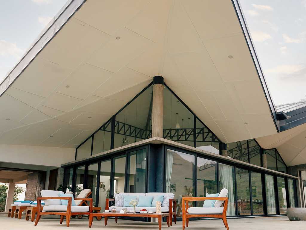 Trisara - Outdoor seating