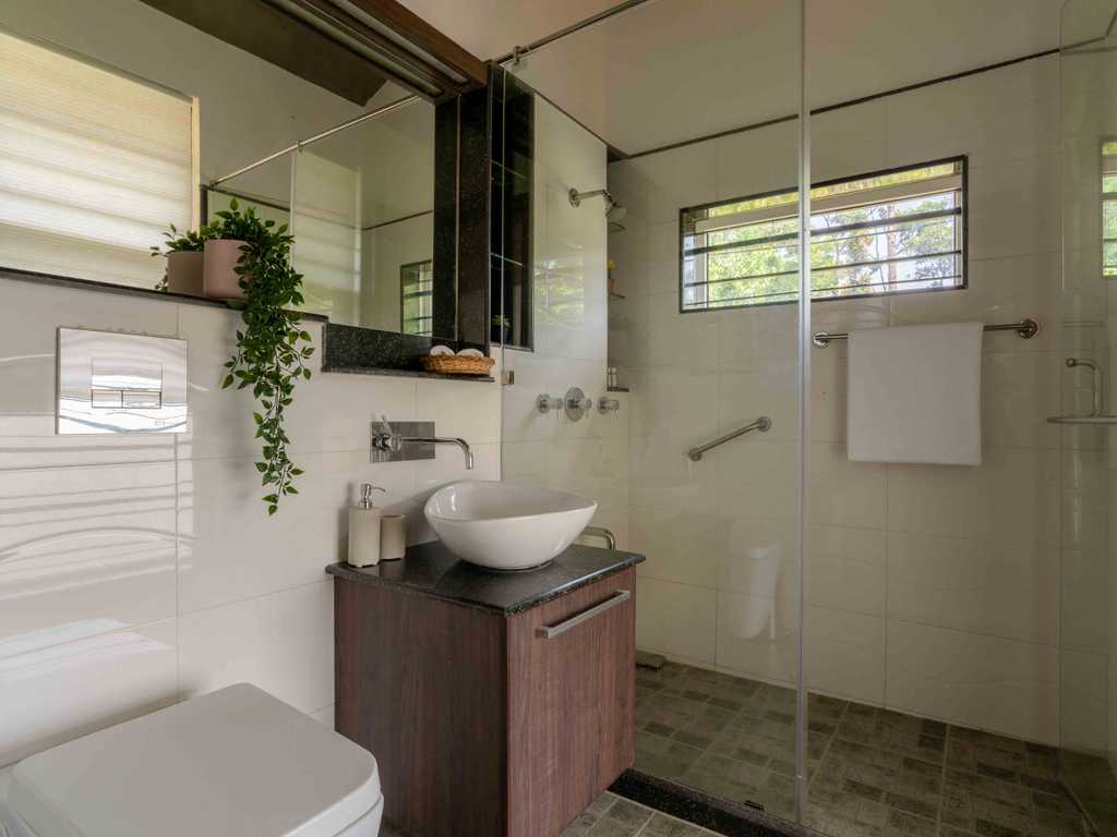 Whispering Waters Villa - Luxury Villas for Rent in Karnataka