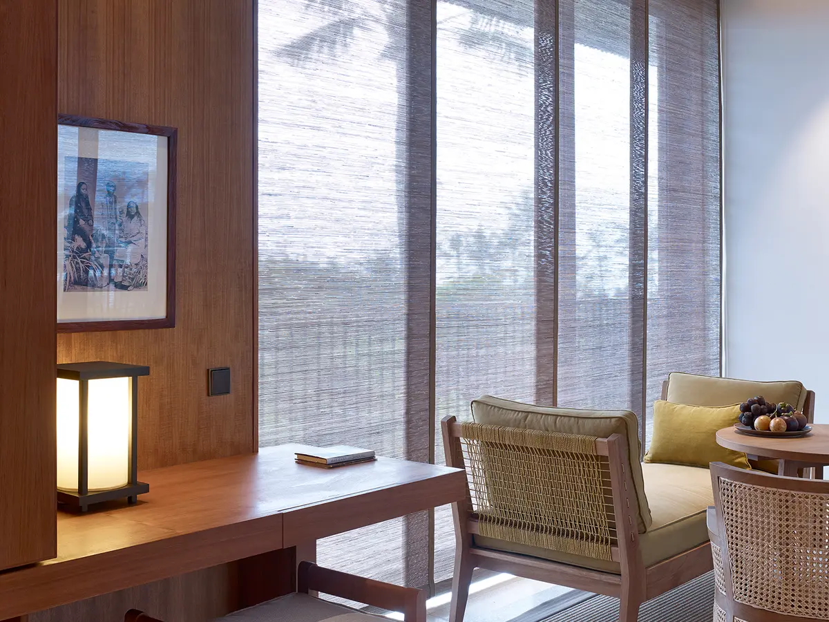Arnalaya Beach House - Writing desk and living space sofa