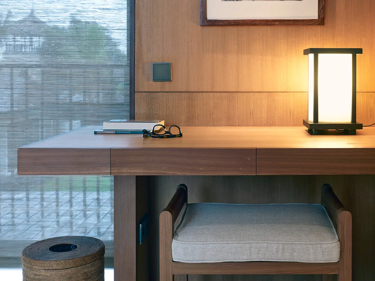 Arnalaya Beach House - Bedroom writing desk