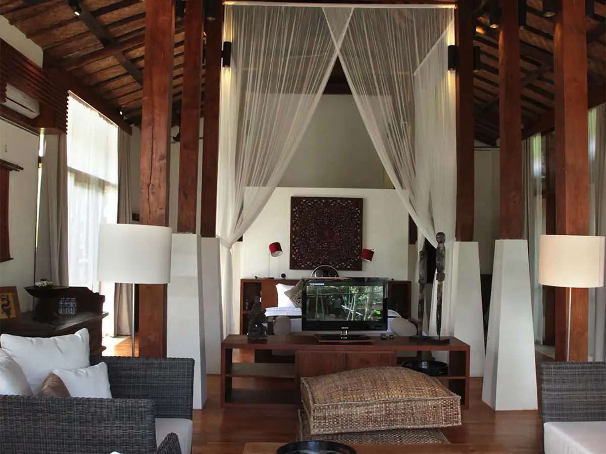 Villa Amy - Master bedroom and living area