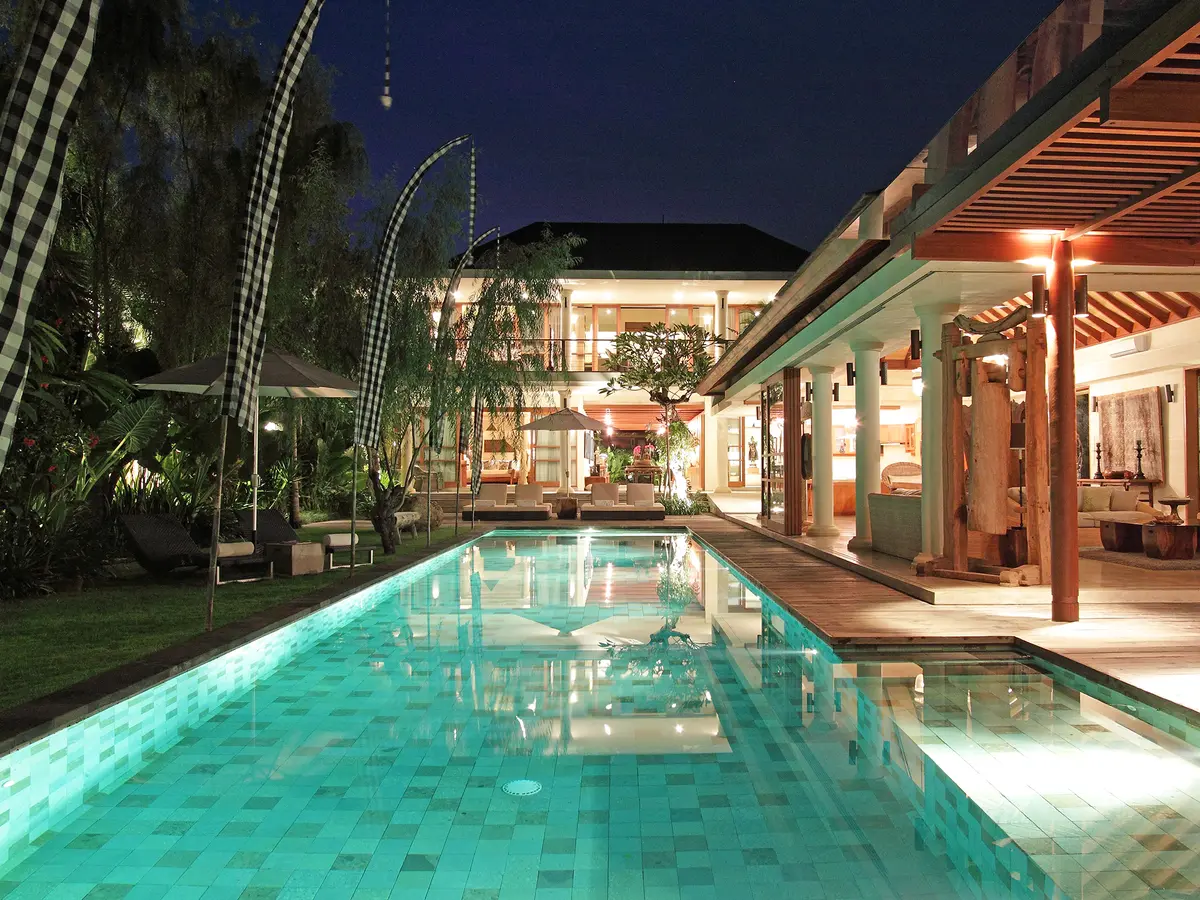 30. Villa Sarasvati - Reflections over the pool