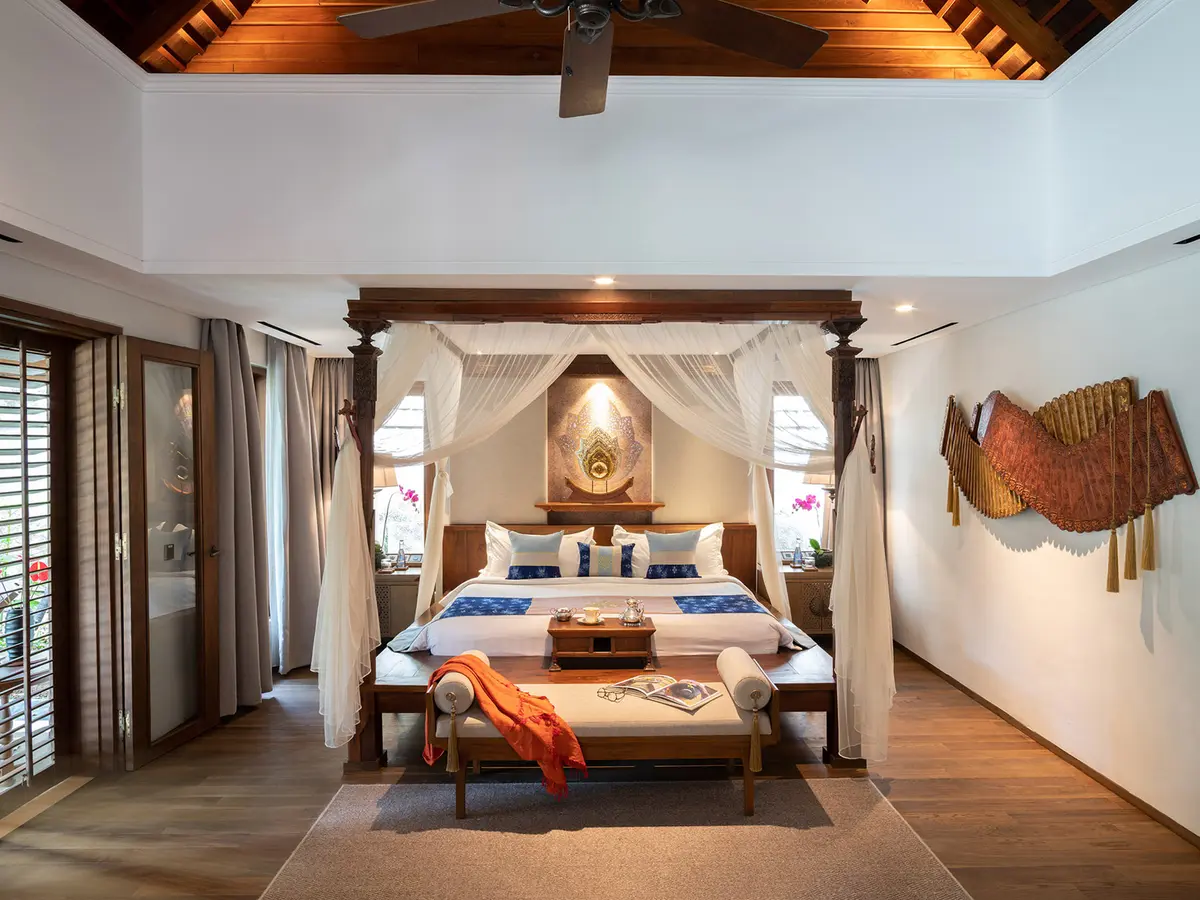 Des Indes I - Exquisite design of master suite