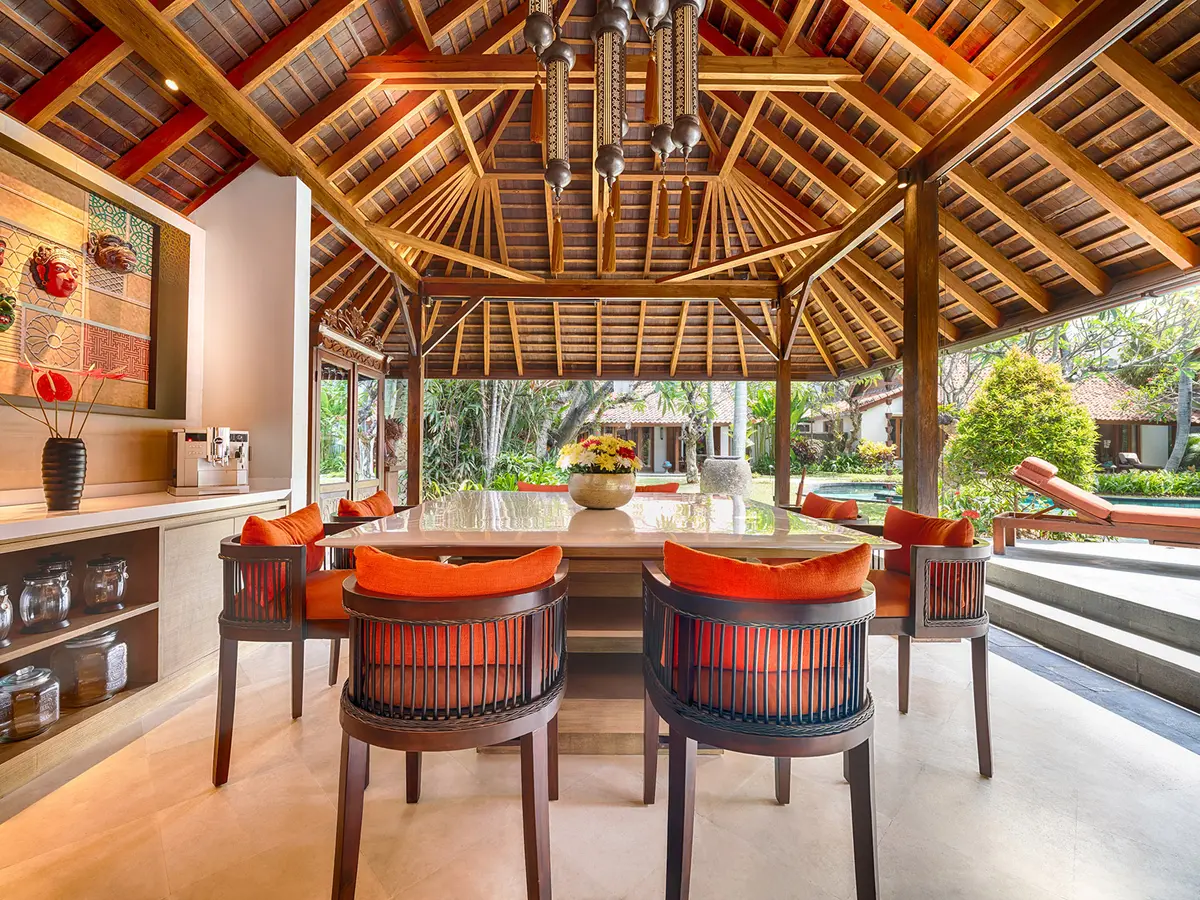 Des Indes I - Gorgeous dining area setting