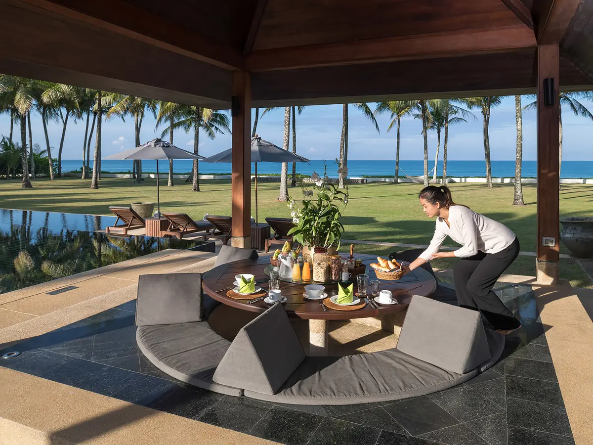 Villa Ananda - Staff prep