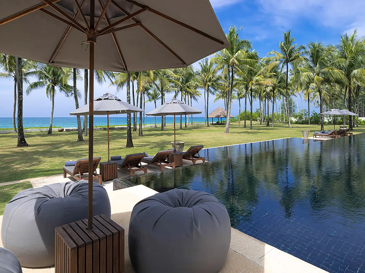 Villa Ananda - Pool scenery