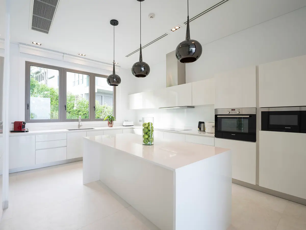 Malaiwana Penthouse - Modern kitchen design