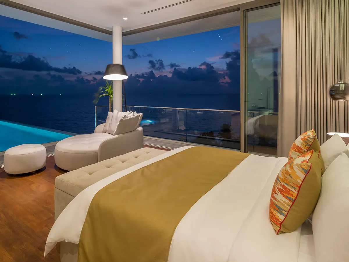 Malaiwana Penthouse - Bedroom night time setting