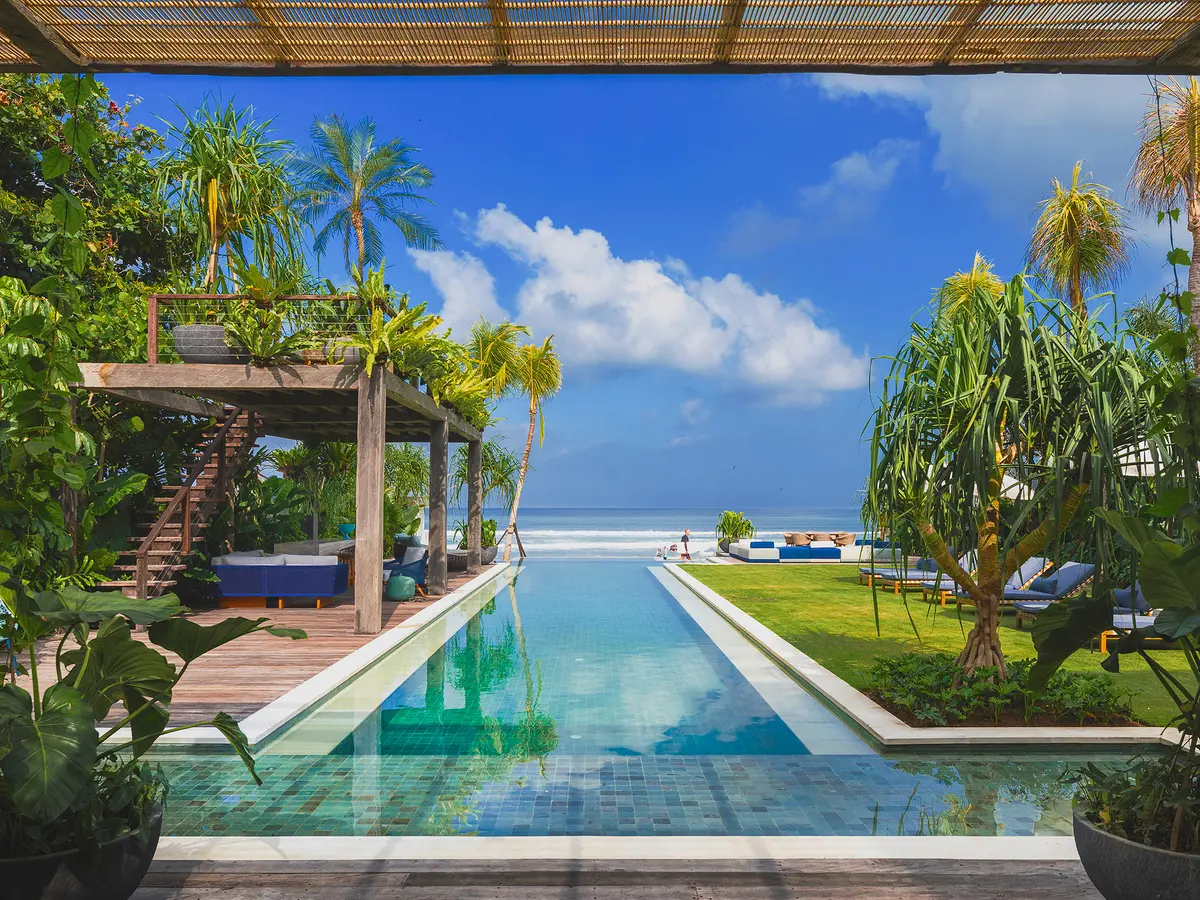 Noku Beach House - Stunning beachfront view