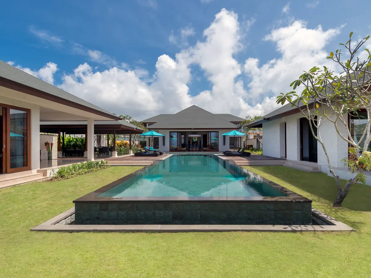 Pandawa Cliff Estate - Villa Marie - The villa and grounds