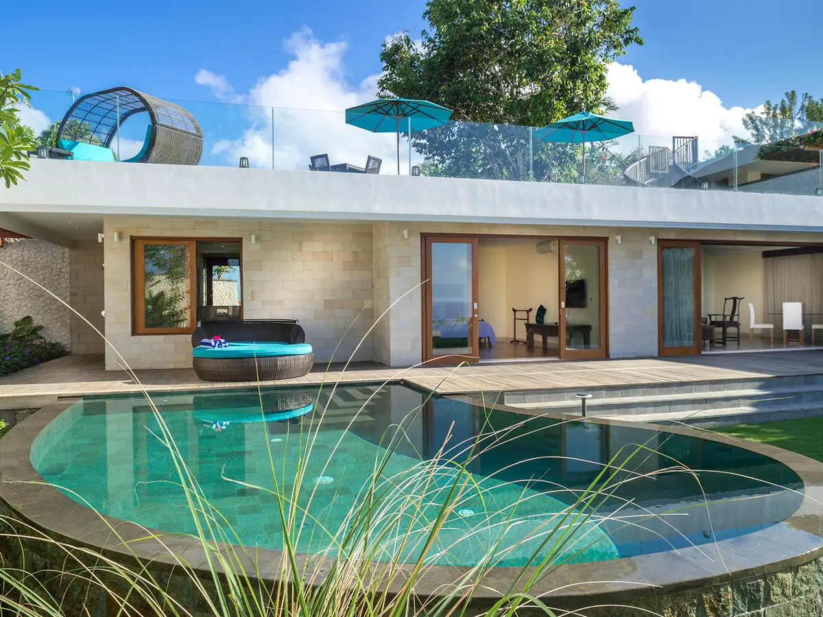 Pandawa Cliff Estate - Villa Markisa - Poolside at the Honeymoon suite