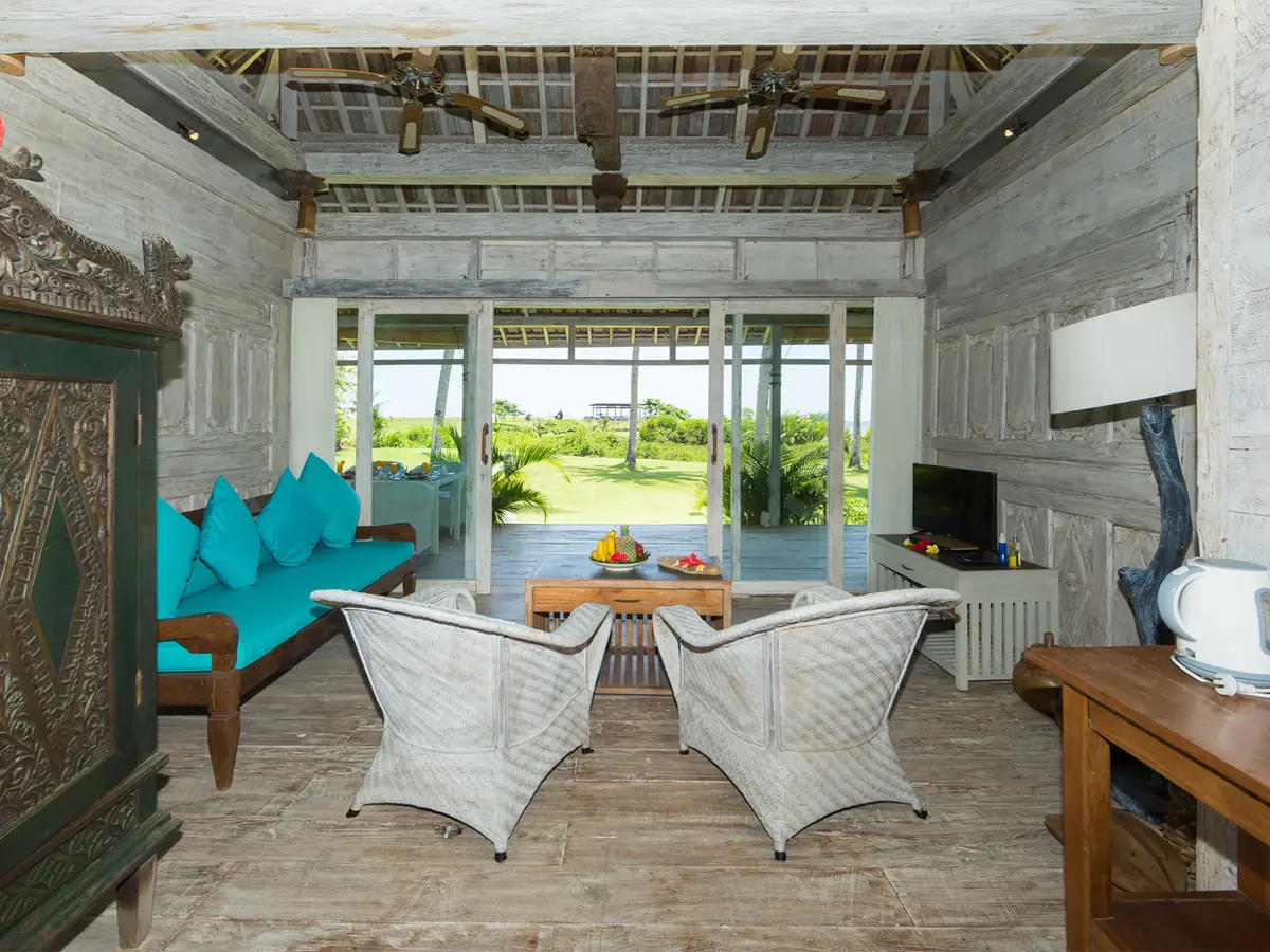 Villa Sungai Tinggi - Joglo interior design