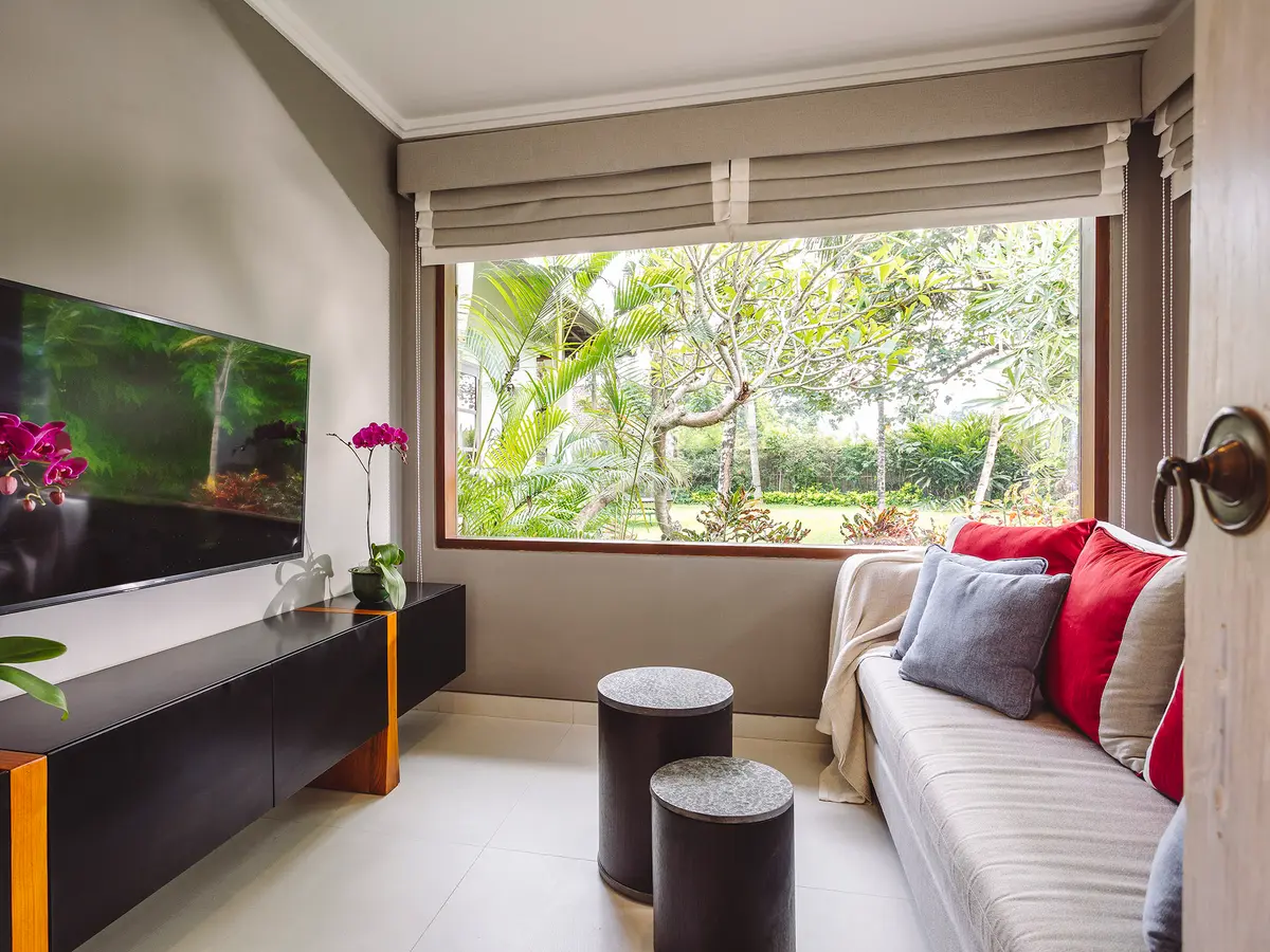 The Arsana Estate - Cozy tv room
