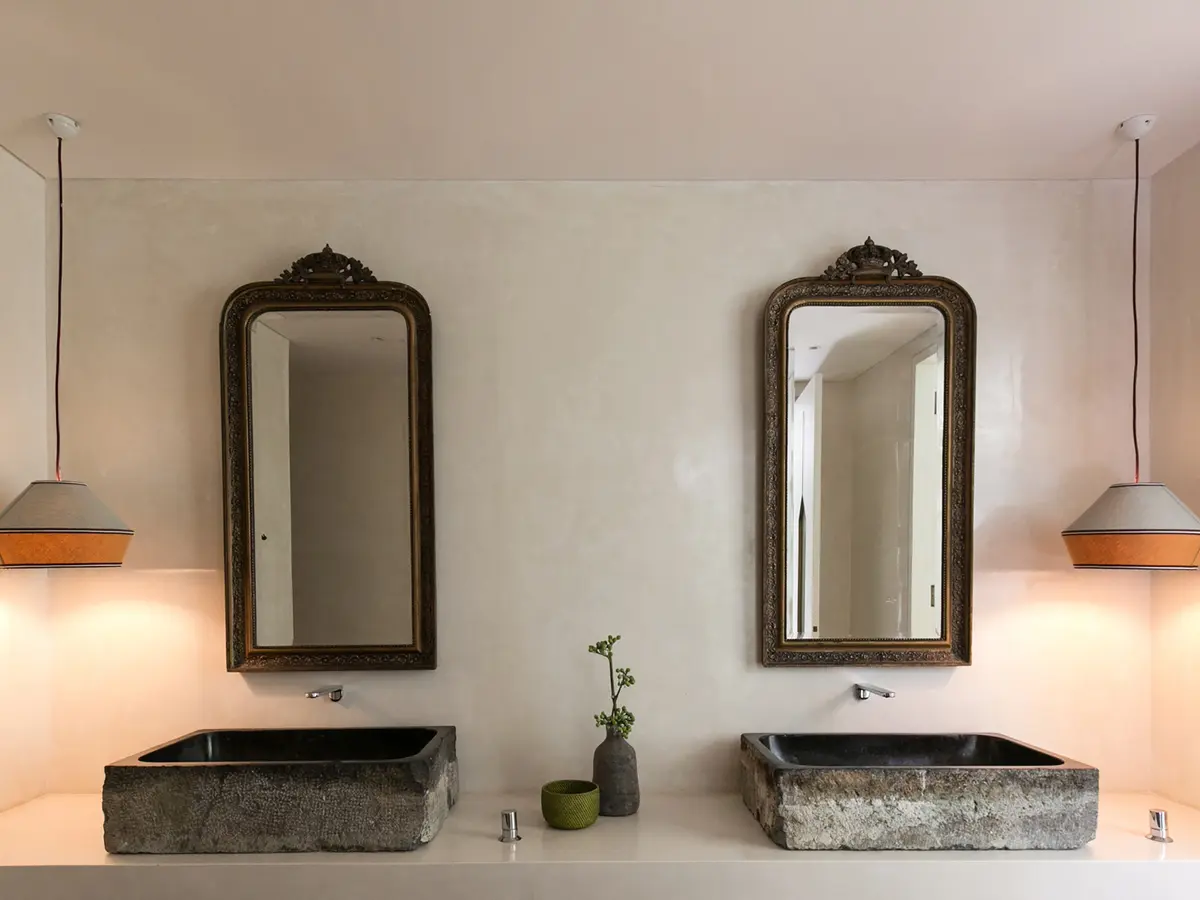 Villa 1880 - Guest bedroom one ensuite bathroom sink vanity