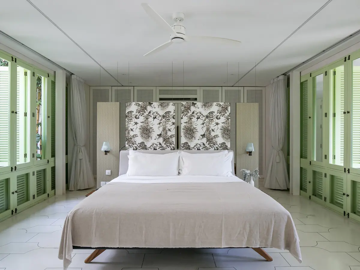Villa 1880 - Guest bedroom one setting
