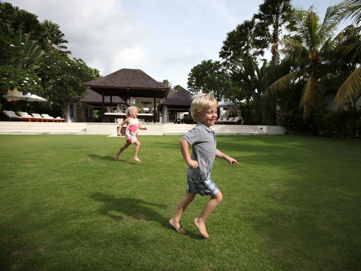 Villa Asante - The lawn