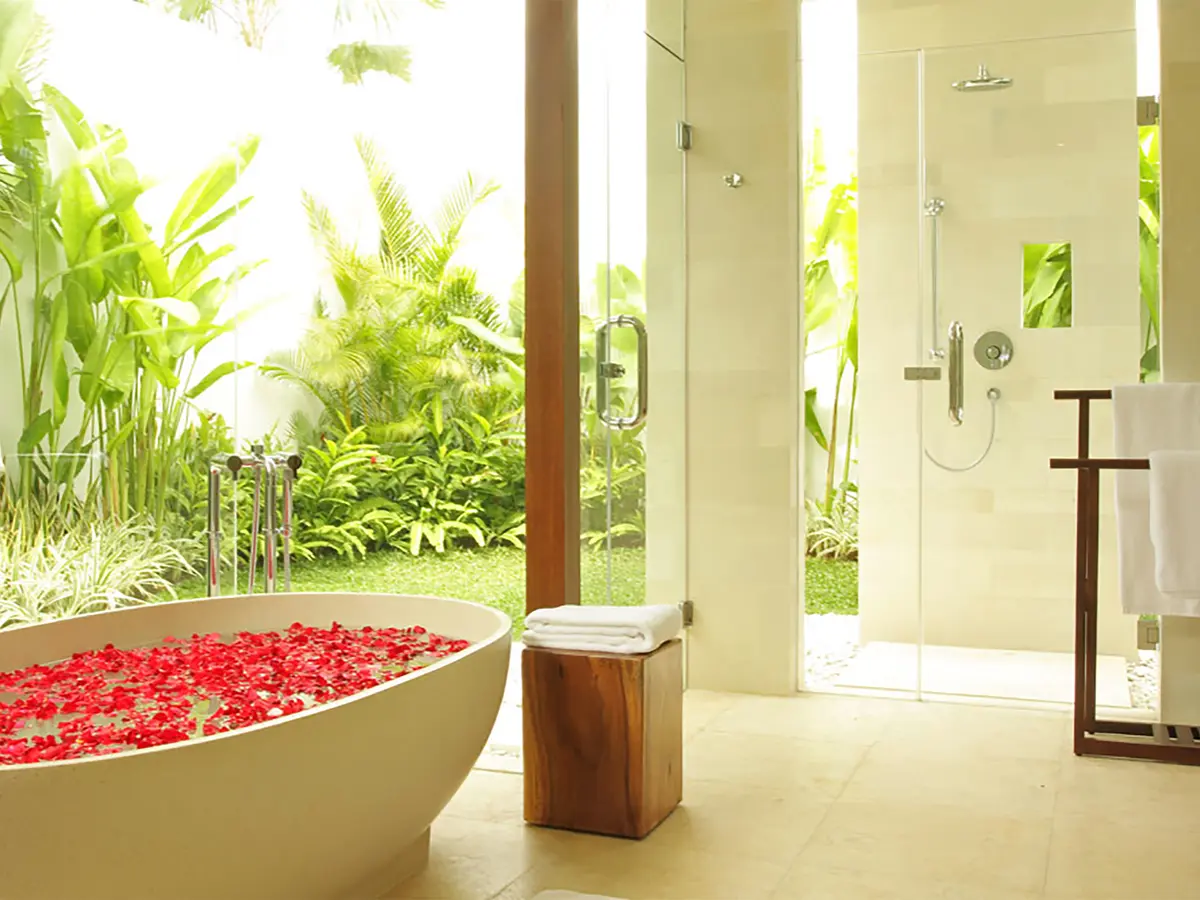 Villa Asante - Outdoor flower bath