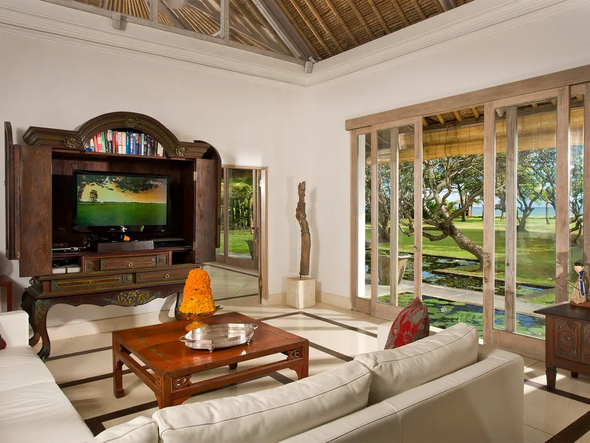 Atas Ombak - Media room next to the master suite