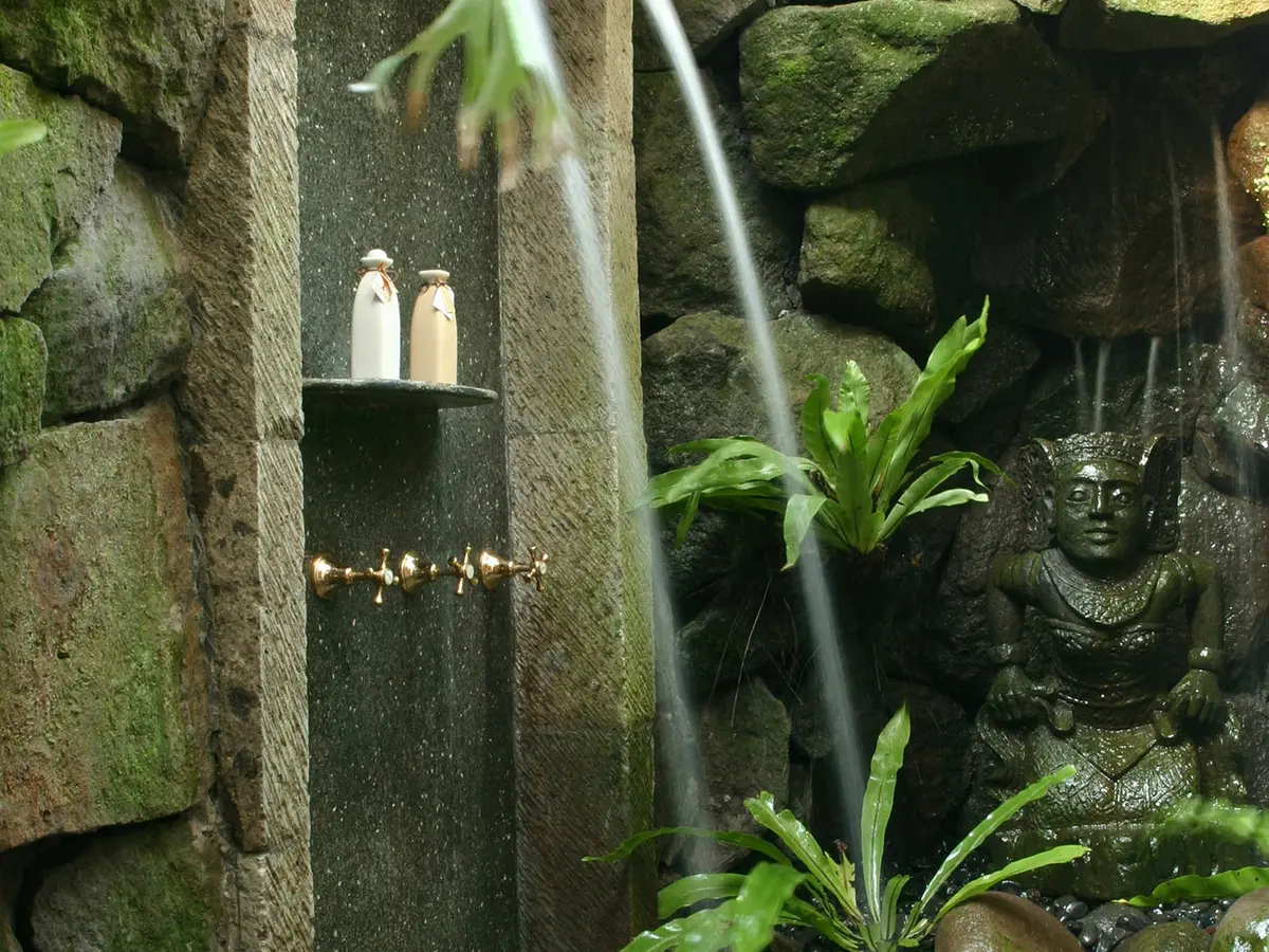 Villa Cemara - Tropical style shower