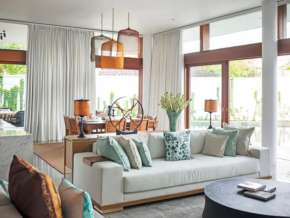 Villa Indrani - Modern living area