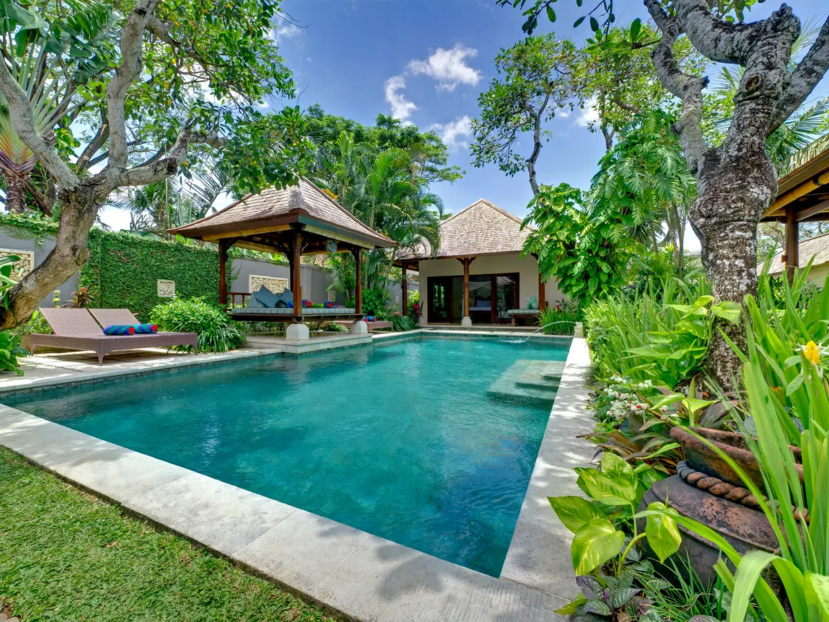 Villa Kedidi - Pool and garden view