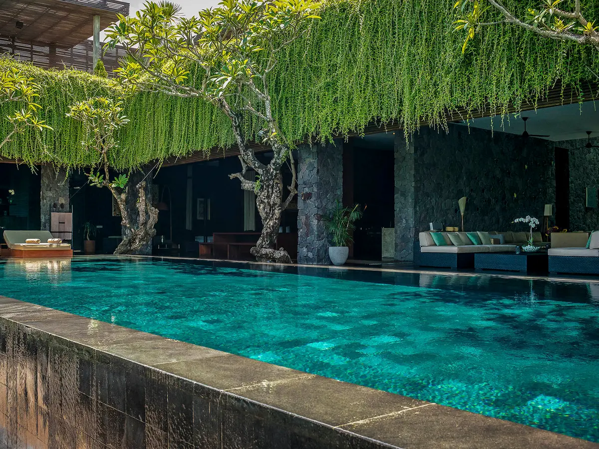 Villa Mana - Open spaces poolside
