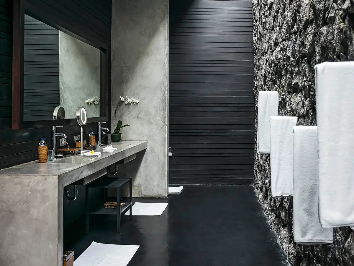 Villa Mana - Master bedroom ensuite features