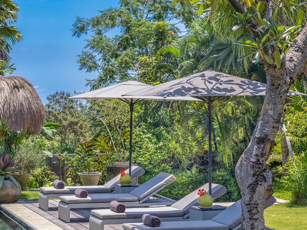 Villa Mandalay Dua - Sun loungers