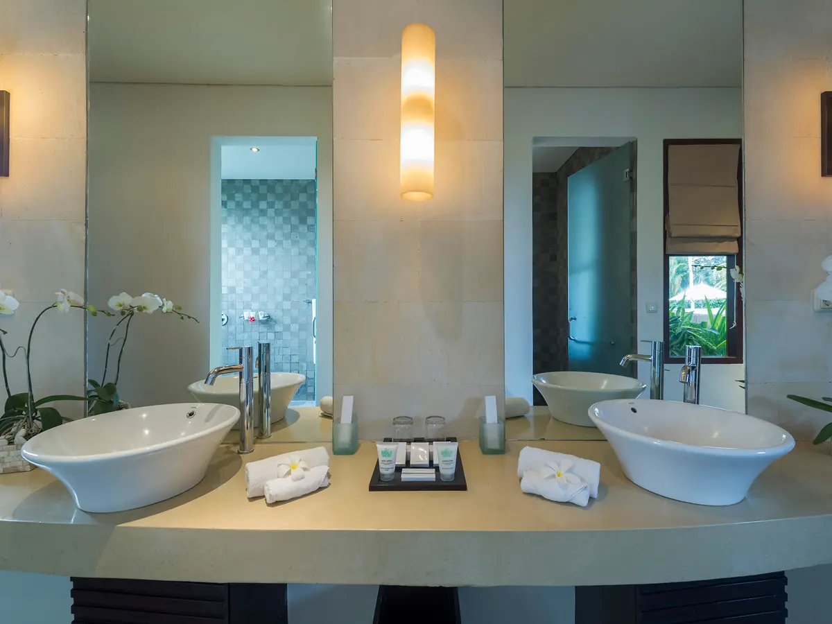 Villa Mandalay - Left side sleeping pavilion, second guest bathroom