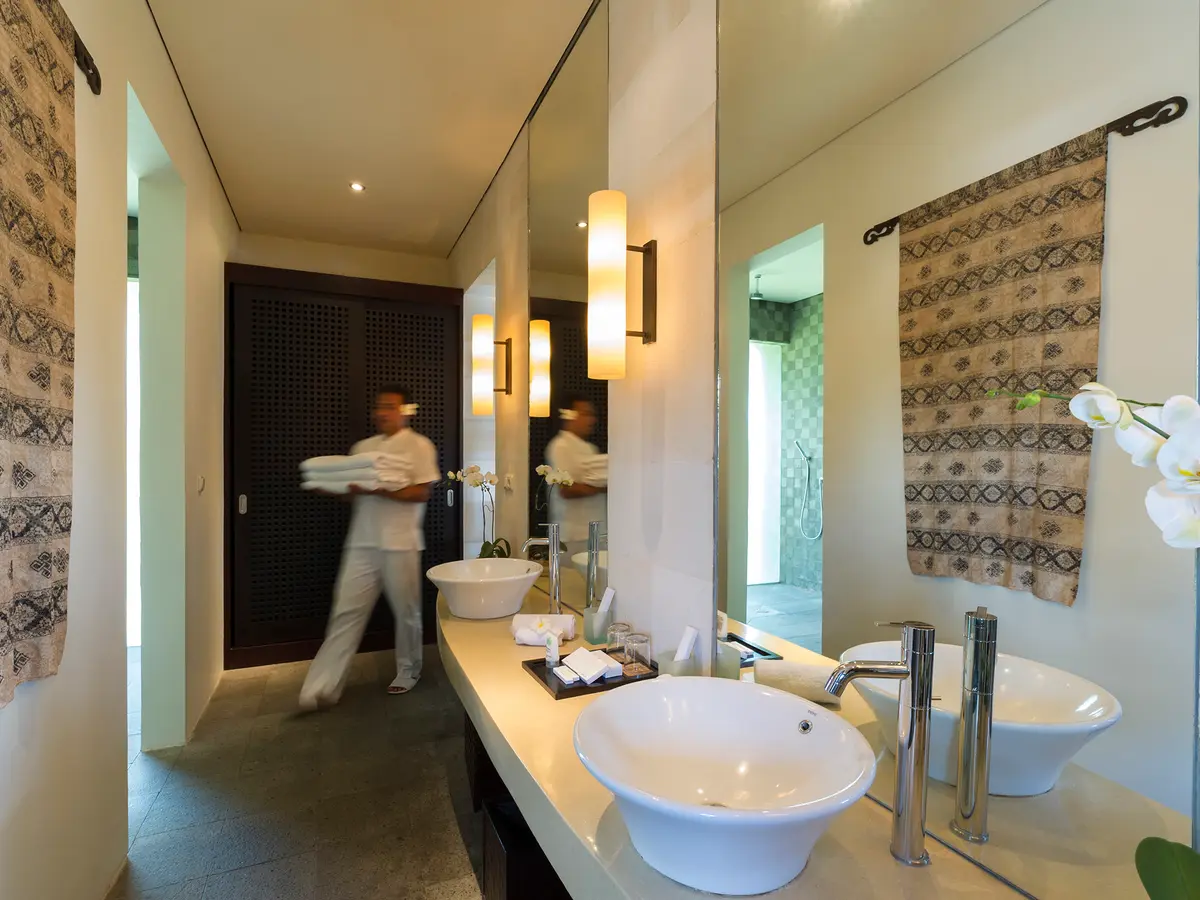 Villa Mandalay - Right side sleeping pavilion, second guest bathroom