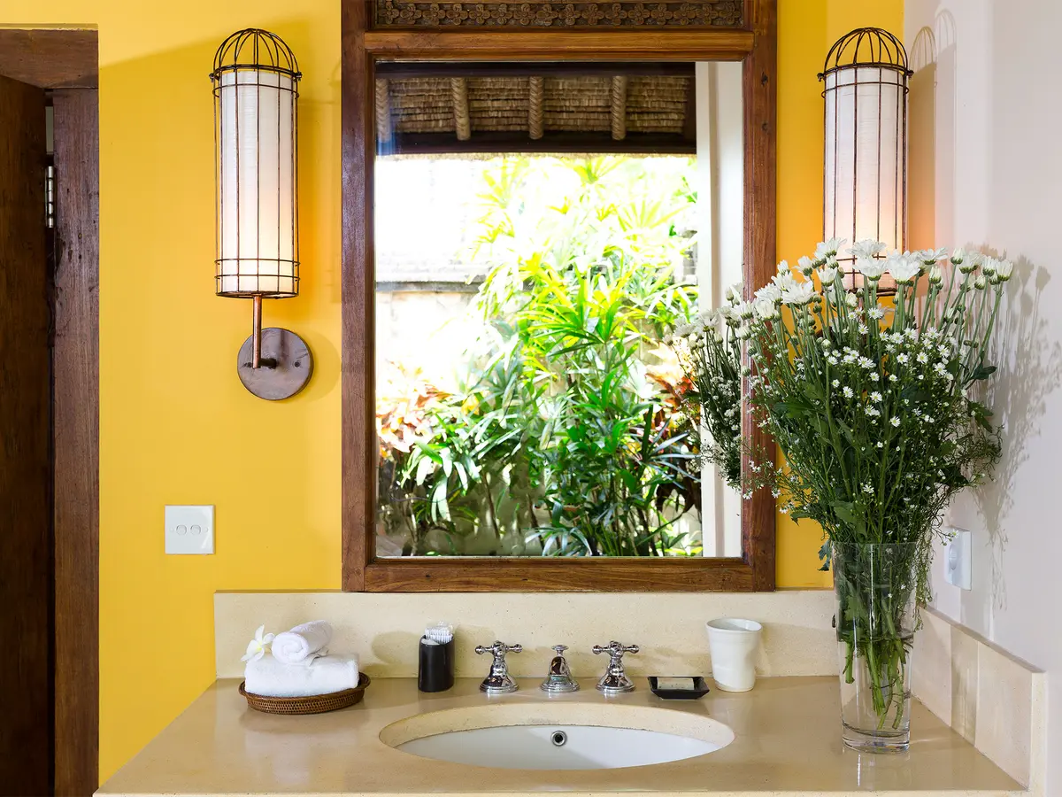 Villa Maridadi - Guest suite bathroom features