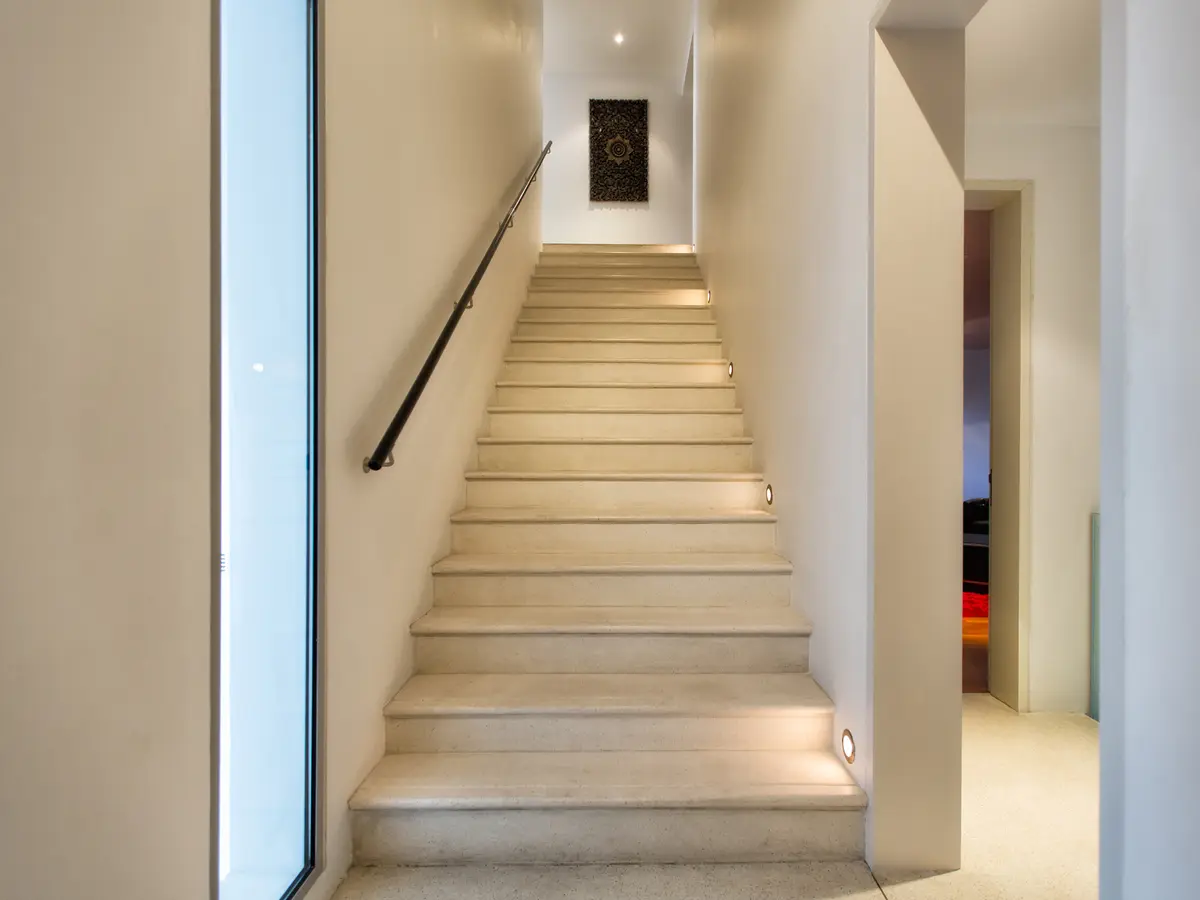 Villa Napalai Surin - Internal stairwell