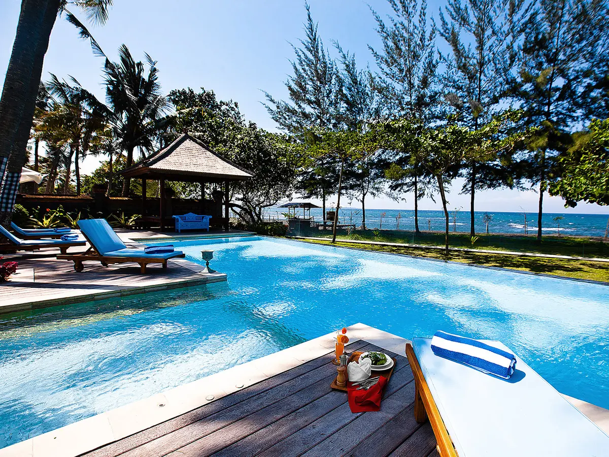 Puri Nirwana - Pool and the view